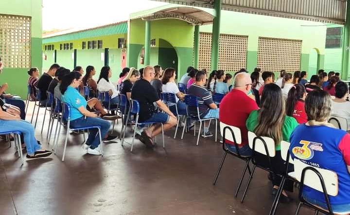 Reunião de pais Reunião de pais