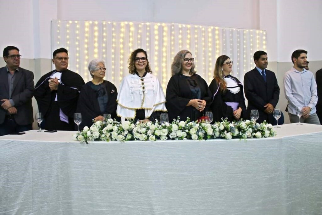 Colação de Grau dos cursos de Ciências Sociais e História Colação de Grau dos cursos de Ciências Sociais e História