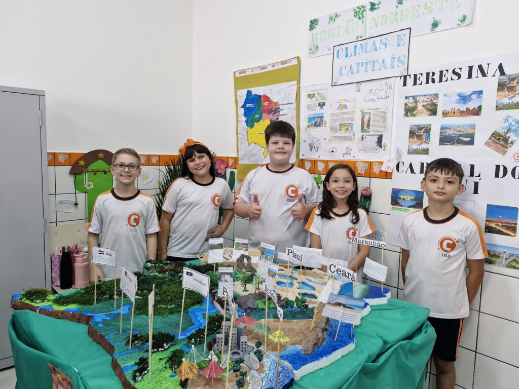 Feira Cultural do Colégio CELQ: Enriquecimento Educacional e Intercâmbio Cultural Feira Cultural do Colégio CELQ: Enriquecimento Educacional e Intercâmbio Cultural