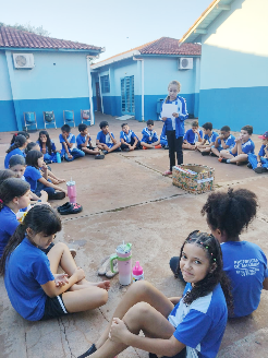 Dia do Livro: Alunos da Escola Professora Maria Bataglin Machado Celebram a Leitura Dia do Livro: Alunos da Escola Professora Maria Bataglin Machado Celebram a Leitura