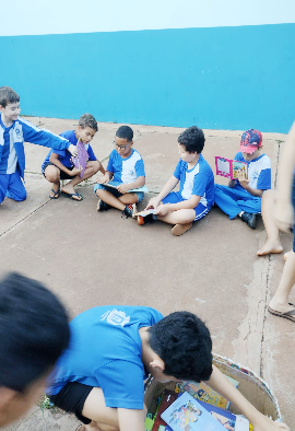 Dia do Livro: Alunos da Escola Professora Maria Bataglin Machado Celebram a Leitura Dia do Livro: Alunos da Escola Professora Maria Bataglin Machado Celebram a Leitura
