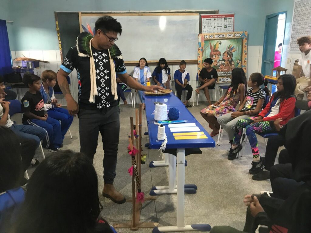 A Escola Municipal Polo Indígena Mbo’erenda Tupã’i Ñandeva celebrou a Semana Alusiva dos Povos Indígenas com o fortalecimento e a valorização da nossa identidade A Escola Municipal Polo Indígena Mbo’erenda Tupã’i Ñandeva celebrou a Semana Alusiva dos Povos Indígenas com o fortalecimento e a valorização da nossa identidade