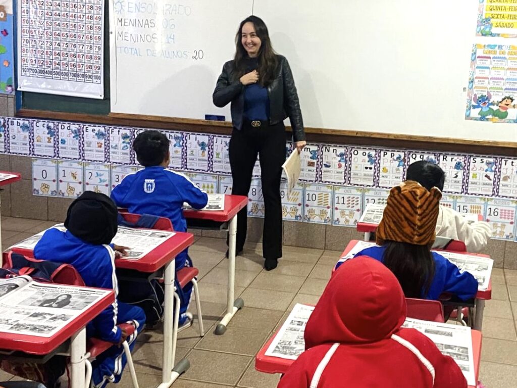 Jornal impresso vira tema de aula interativa para alunos do 2ª ano da EM João Rodrigues