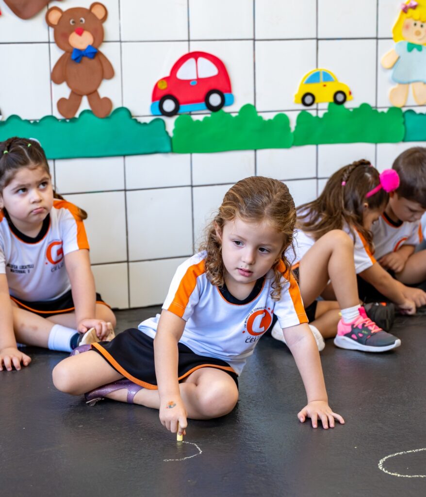 Educação Infantil: O Início de uma Alfabetização Intencional e Sólida Educação Infantil: O Início de uma Alfabetização Intencional e Sólida