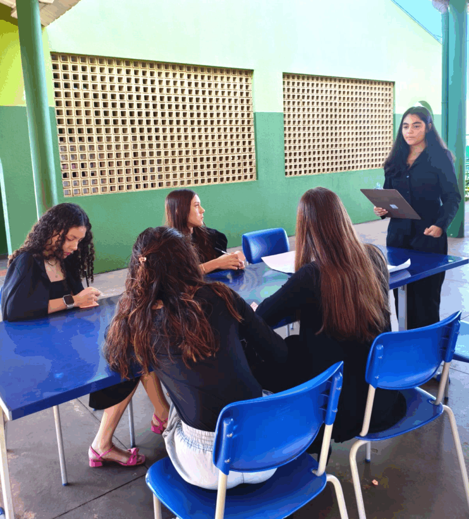 Metodologias Ativas e Protagonismo Estudantil: o World Café, na Prática da Pedagogia de Gêneros Metodologias Ativas e Protagonismo Estudantil: o World Café, na Prática da Pedagogia de Gêneros