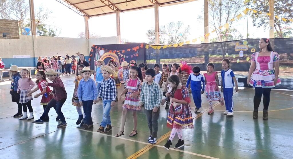 Celebração Cultural: Escola Flávio Derzi realiza animada Festa Junina com participação da comunidade escolar Celebração Cultural: Escola Flávio Derzi realiza animada Festa Junina com participação da comunidade escolar