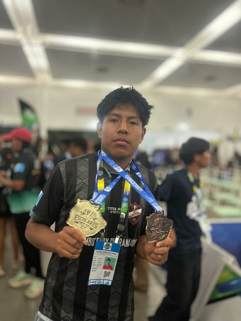 Alunos do Projeto Mbyjarã da Escola Municipal Polo Indígena Mbo’eroy Guarani Kaiowa da aldeia Guapo’y do Município de Amambai, conquistam medalhas nos Jogos Escolares da Juventude, na modalidade de atletismo 12 a 14 anos em Campo Grande