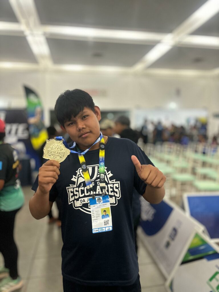 Alunos do Projeto Mbyjarã da Escola Municipal Polo Indígena Mbo’eroy Guarani Kaiowa da aldeia Guapo’y do Município de Amambai, conquistam medalhas nos Jogos Escolares da Juventude, na modalidade de atletismo 12 a 14 anos em Campo Grande