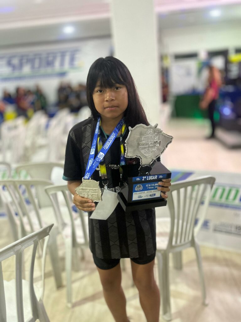 Alunos do Projeto Mbyjarã da Escola Municipal Polo Indígena Mbo’eroy Guarani Kaiowa da aldeia Guapo’y do Município de Amambai, conquistam medalhas nos Jogos Escolares da Juventude, na modalidade de atletismo 12 a 14 anos em Campo Grande