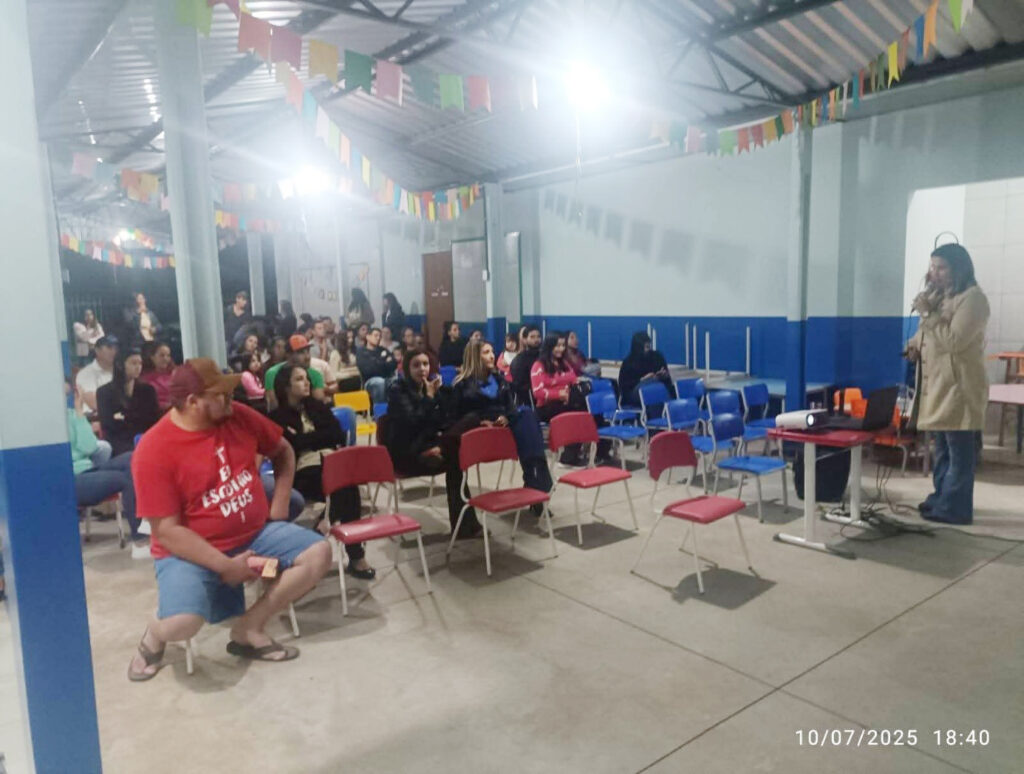 Reunião de Pais no Cei Nosso Lar Aborda Tema Relevante para a Infância