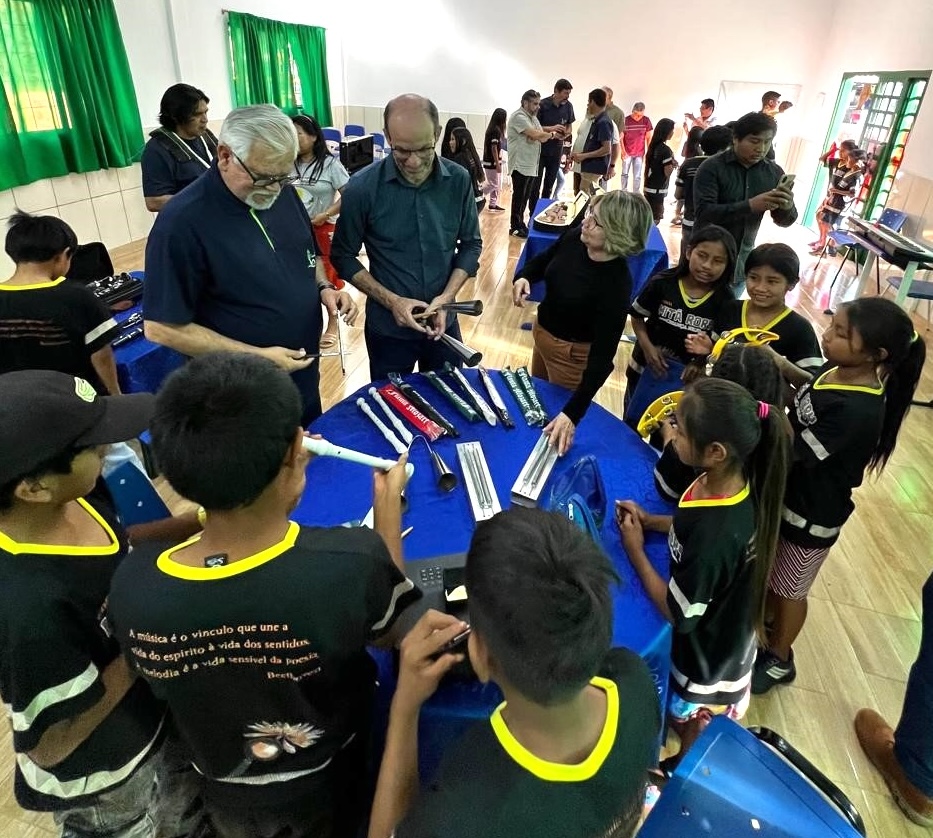 E.M. Mitã Rory inaugura Sala de Música Margarida Gennari Bernardes E.M. Mitã Rory inaugura Sala de Música Margarida Gennari Bernardes