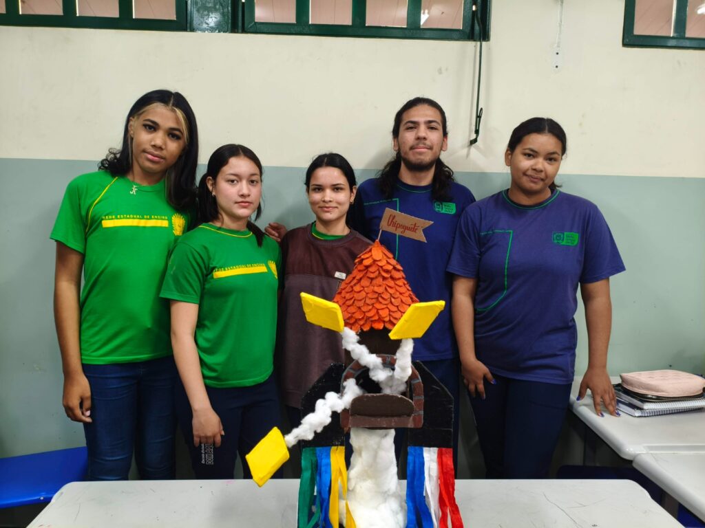Foguete Criativo une ciência e cultura na Escola Estadual Dom Aquino Corrêa