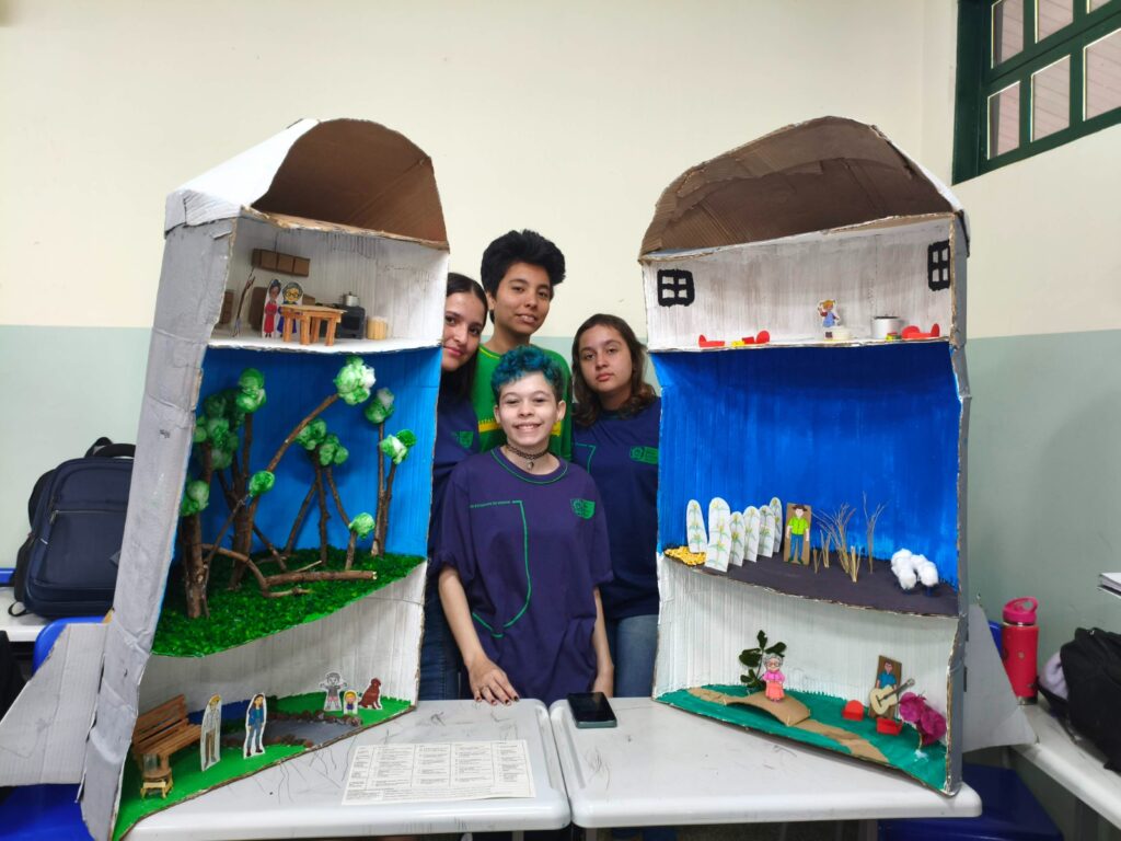 Foguete Criativo une ciência e cultura na Escola Estadual Dom Aquino Corrêa