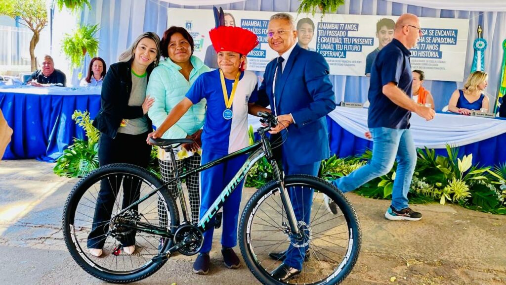 Alunos da Mitã Rory participam de concurso de frases em homenagem aos 77 anos de Amambai Alunos da Mitã Rory participam de concurso de frases em homenagem aos 77 anos de Amambai