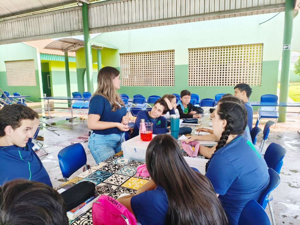 O Ar Ocupa Espaço? Estudantes do 7º ano comprovam fenômeno em prática investigativa