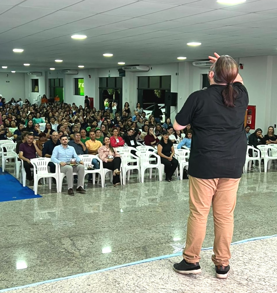 Educação que inspira: Encontro Formativo reúne talentos, cultura e compromisso em Amambai