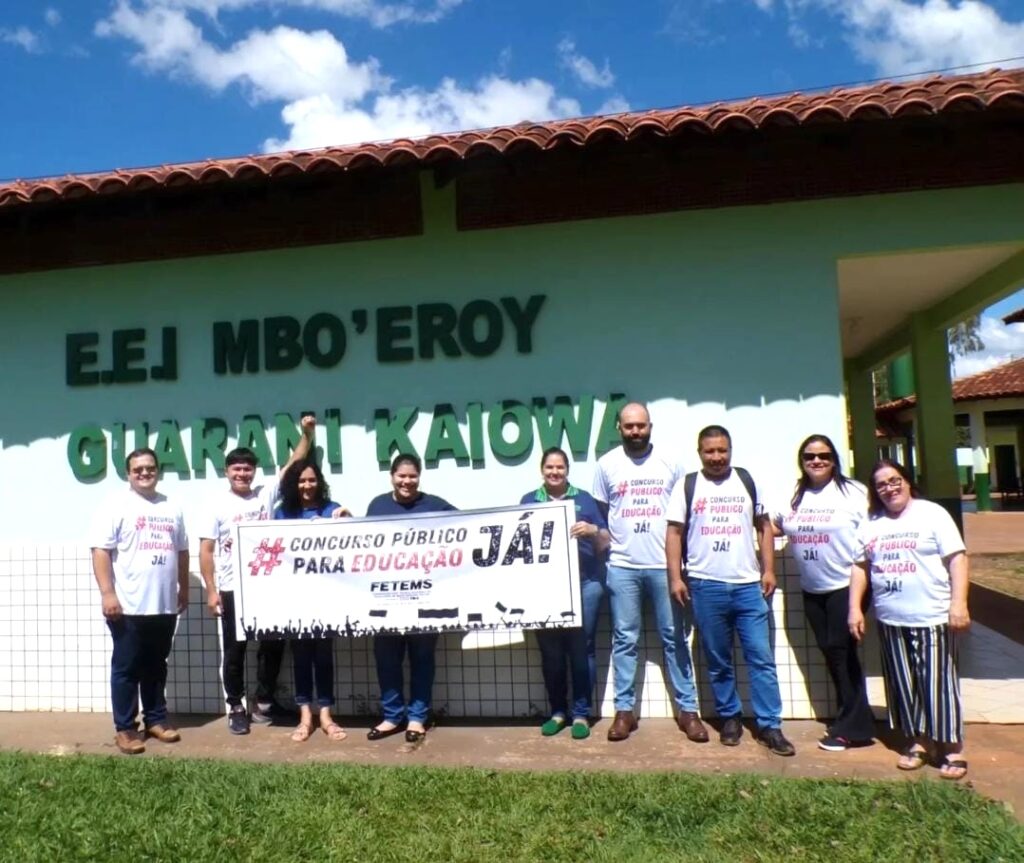 SIMTED de Amambai realiza mobilização para cobrar concurso público para a Educação em MS SIMTED de Amambai realiza mobilização para cobrar concurso público para a Educação em MS