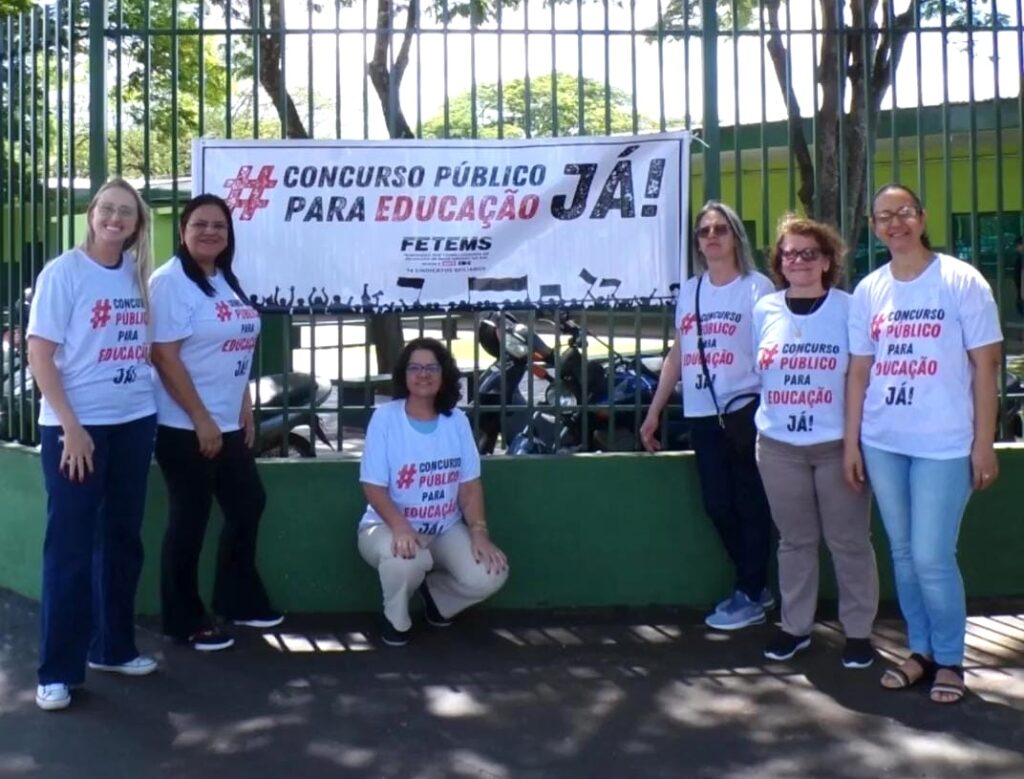 SIMTED de Amambai realiza mobilização para cobrar concurso público para a Educação em MS SIMTED de Amambai realiza mobilização para cobrar concurso público para a Educação em MS