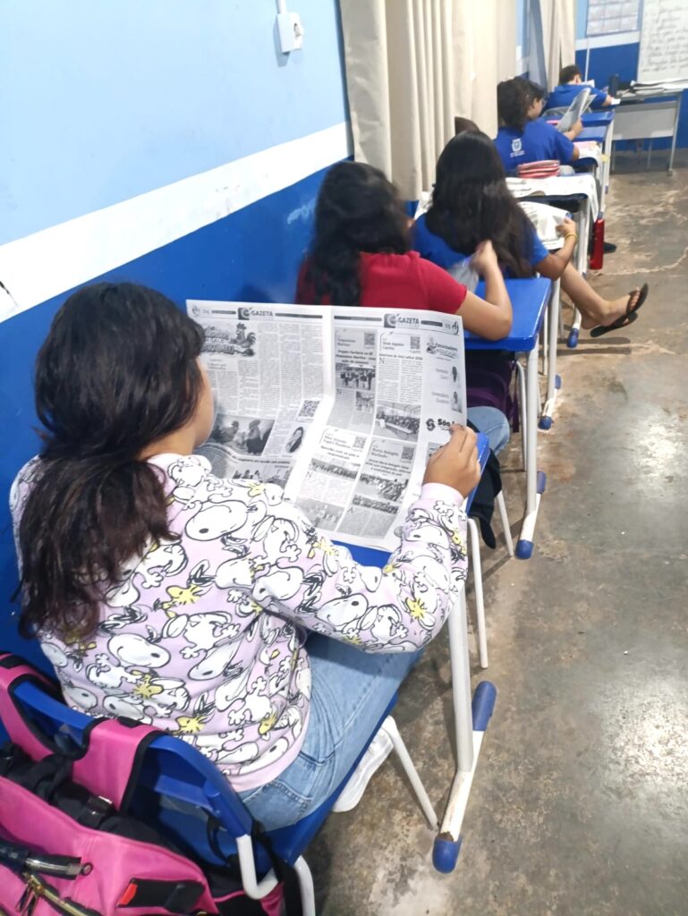 Jornal em sala de aula estimula leitura e interpretação na escola Marlene Vilarinho
