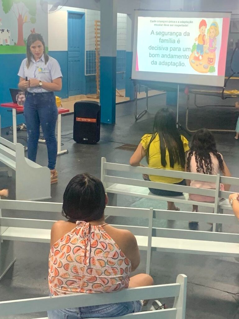 Escola promove palestra e parceria em prol do cuidado infantil