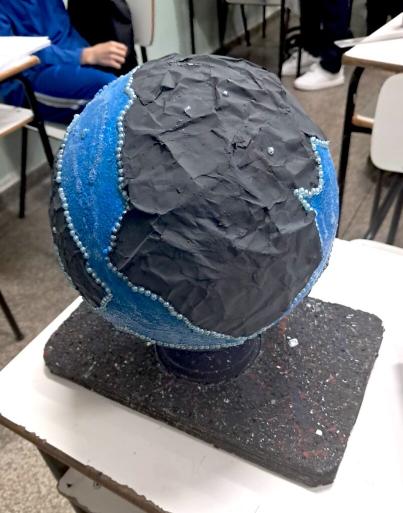 Explorando Novos Mundos: Criatividade e Ciência na Aula de Biologia Explorando Novos Mundos: Criatividade e Ciência na Aula de Biologia