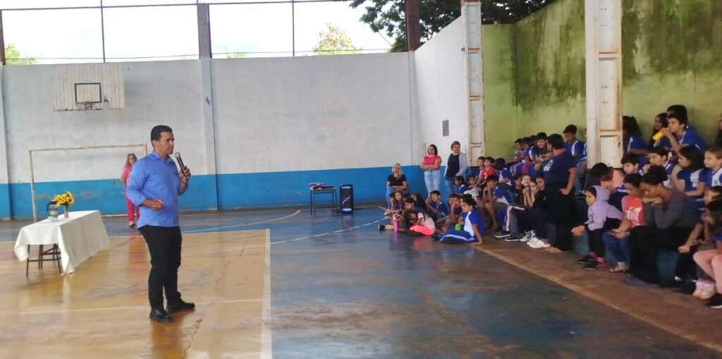 Palestra e teatro reforçam importância da preservação da água Palestra e teatro reforçam importância da preservação da água