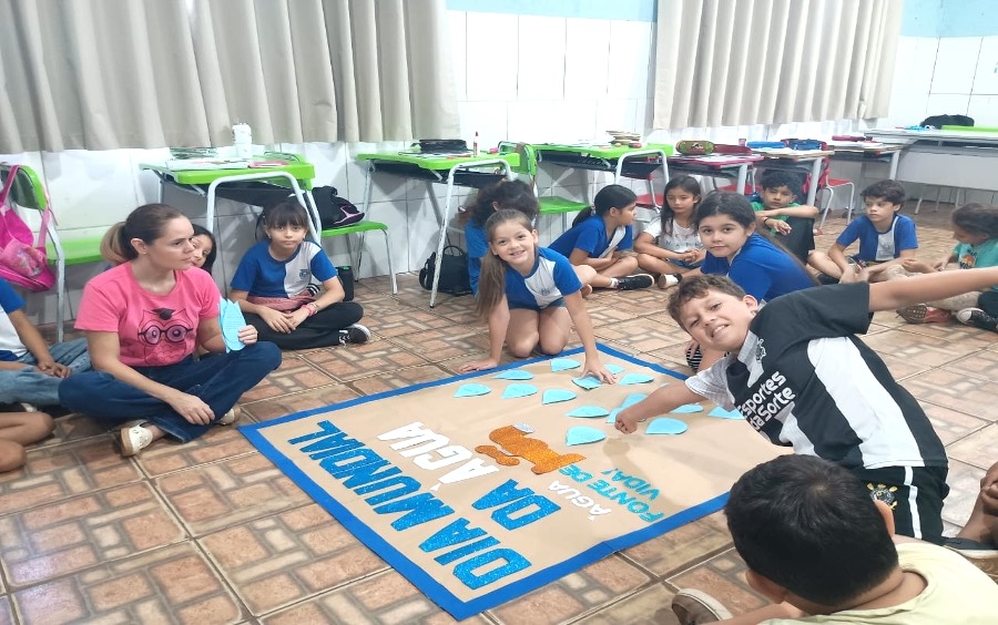 Conscientização sobre a água mobiliza alunos em atividade escolar Conscientização sobre a água mobiliza alunos em atividade escolar