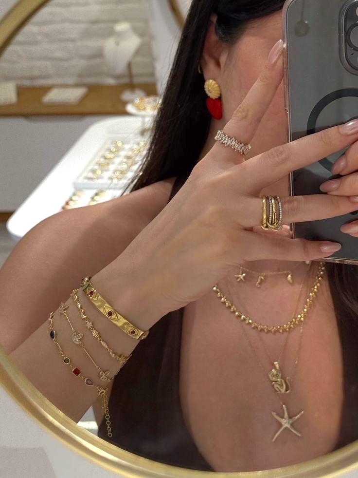 O Poder dos Acessórios: transforme seu look em segundos! O Poder dos Acessórios: transforme seu look em segundos!