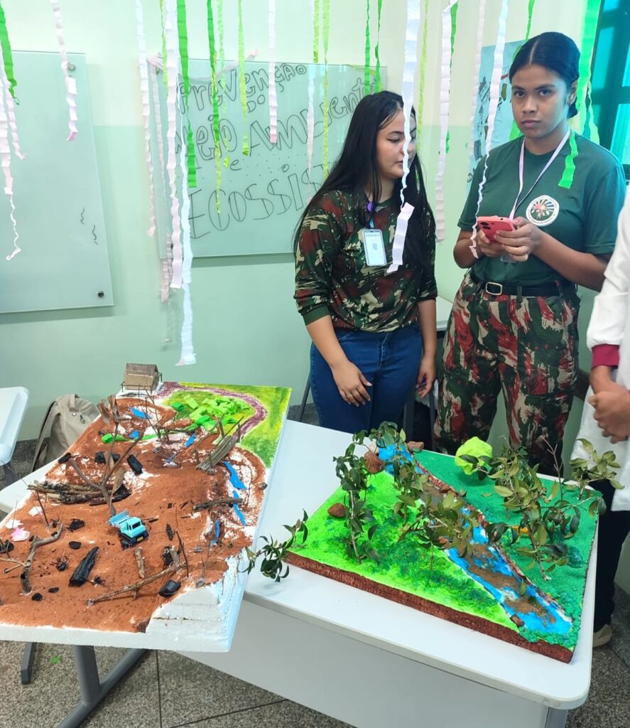 Feira das Profissões estimula estudantes a refletirem sobre o futuro acadêmico