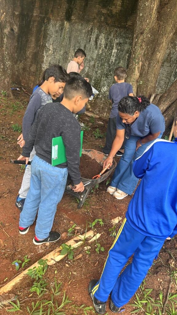Projeto Horta na Escola incentiva consciência ambiental