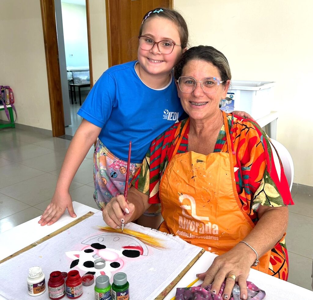 Oficina de Artes do Instituto Eduardo Dutra Lescano transforma rotina de meninas com educação, cultura e oportunidades