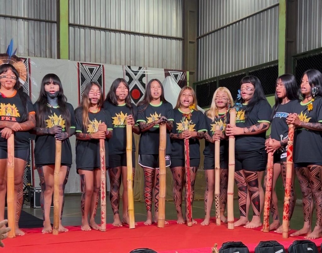 Beleza, identidade e tradição marcam o Miss e Mister Guarani Kaiowá 2026 em Amambai