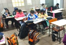 Atividade com Jornal Impresso: Aprendizado e Descobertas no 3º Ano B