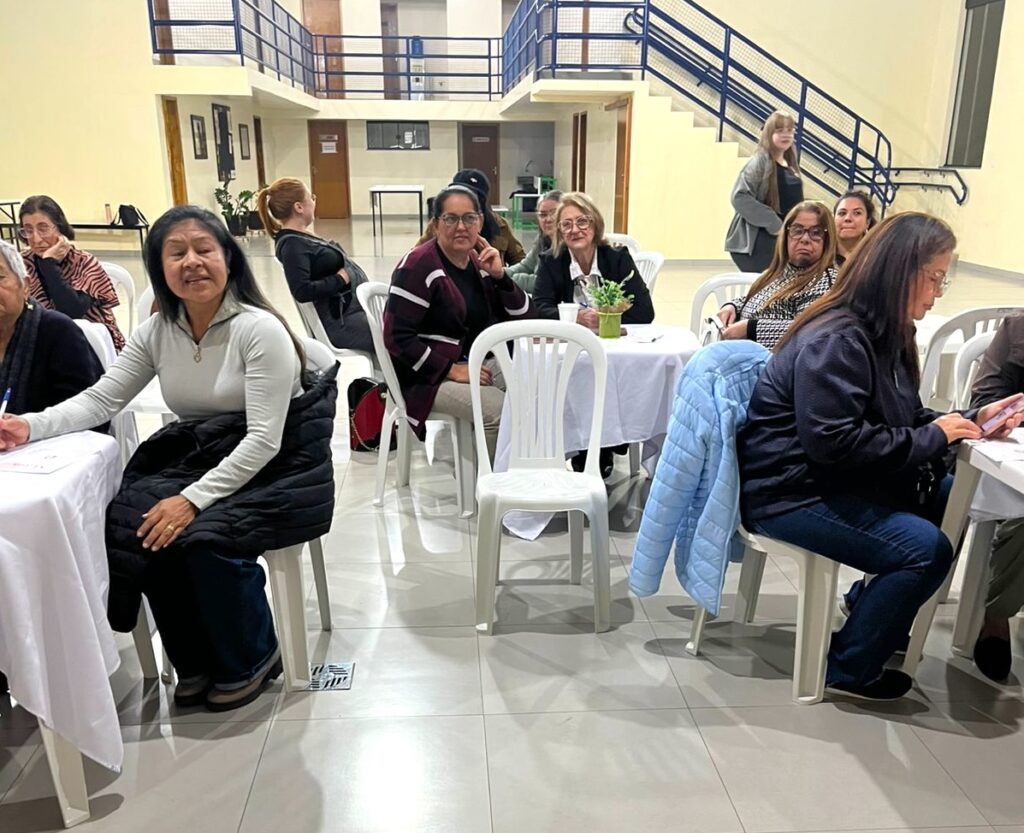 Grupo de Mães Laços de Amor Eterno celebra Dia das Mães com beleza, emoção e homenagens dos filhos