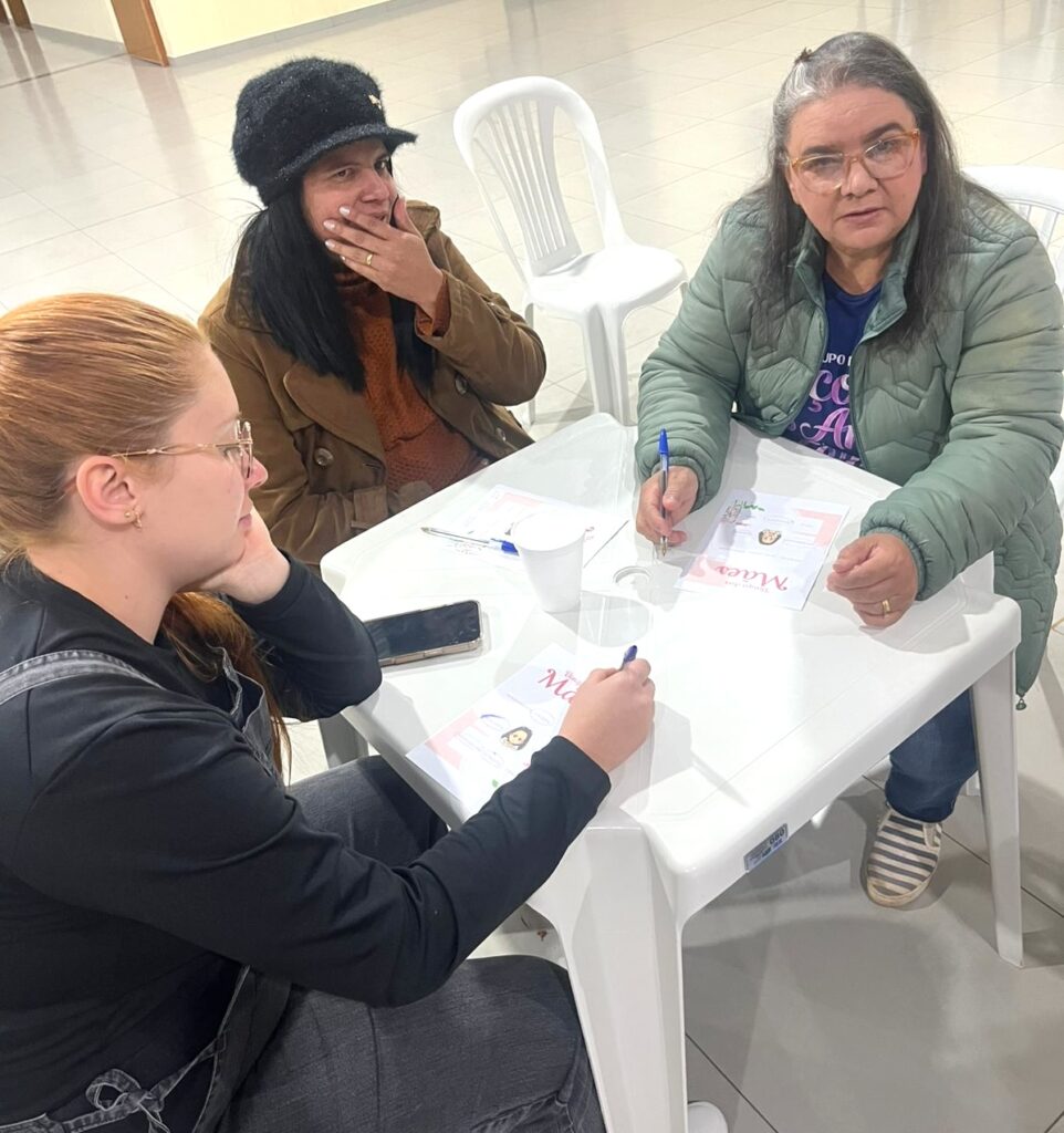 Grupo de Mães Laços de Amor Eterno celebra Dia das Mães com beleza, emoção e homenagens dos filhos