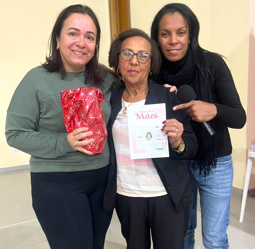 Grupo de Mães Laços de Amor Eterno celebra Dia das Mães com beleza, emoção e homenagens dos filhos
