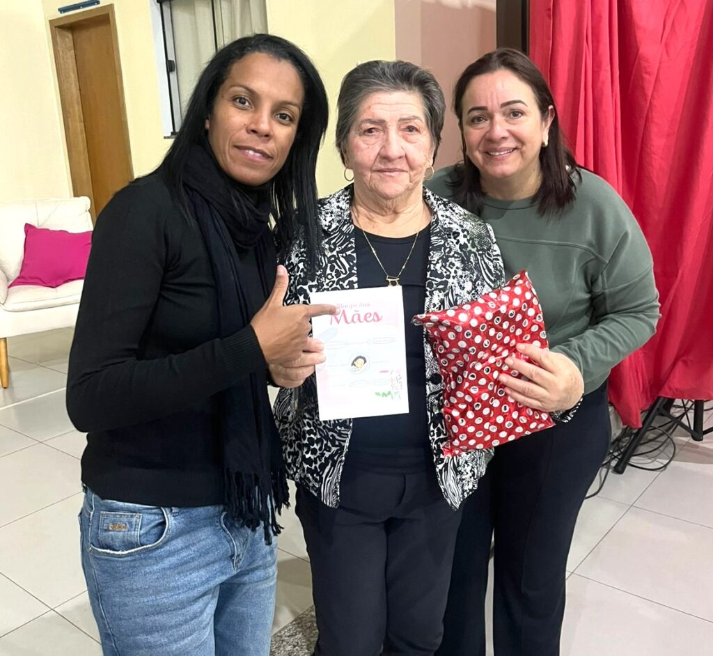 Grupo de Mães Laços de Amor Eterno celebra Dia das Mães com beleza, emoção e homenagens dos filhos
