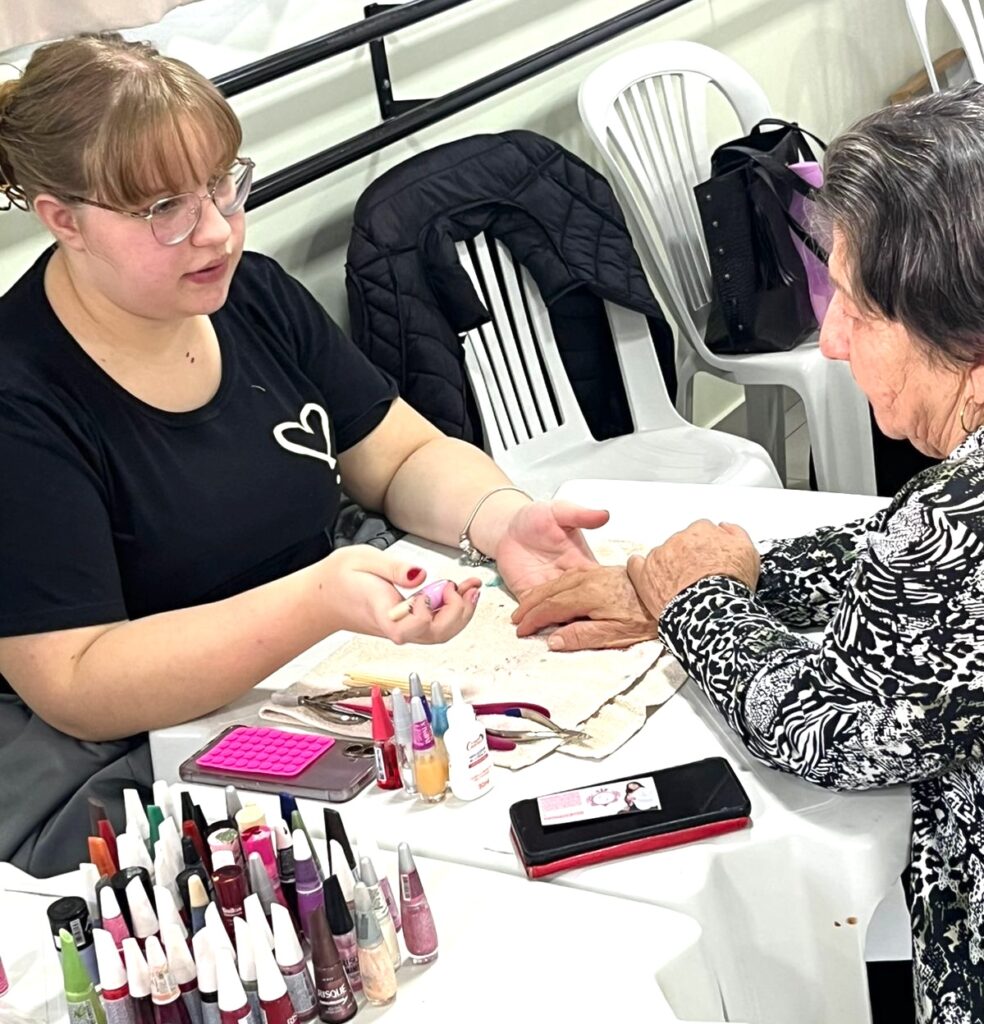 Grupo de Mães Laços de Amor Eterno celebra Dia das Mães com beleza, emoção e homenagens dos filhos