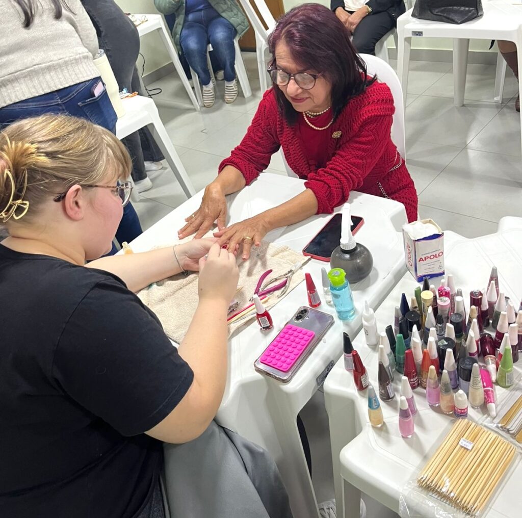 Grupo de Mães Laços de Amor Eterno celebra Dia das Mães com beleza, emoção e homenagens dos filhos