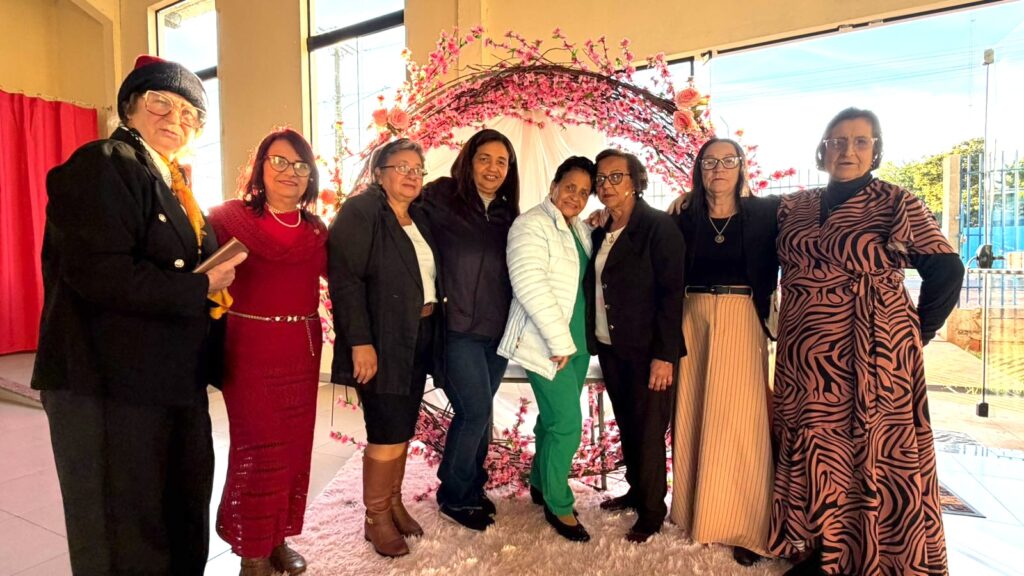Grupo de Mães Laços de Amor Eterno celebra Dia das Mães com beleza, emoção e homenagens dos filhos