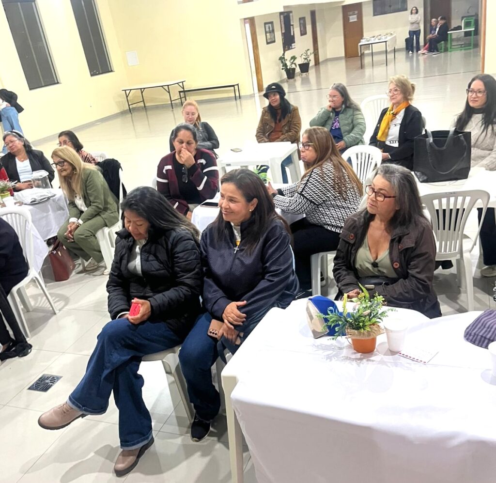 Grupo de Mães Laços de Amor Eterno celebra Dia das Mães com beleza, emoção e homenagens dos filhos