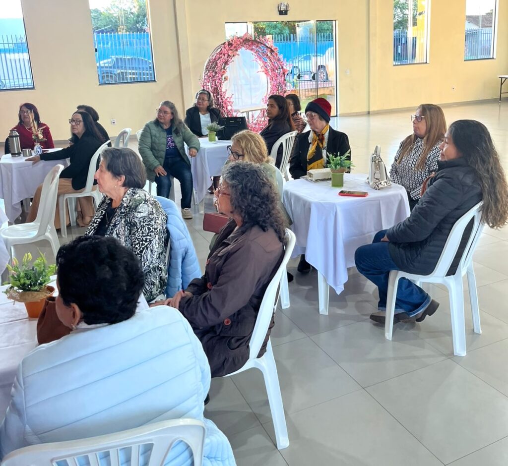 Grupo de Mães Laços de Amor Eterno celebra Dia das Mães com beleza, emoção e homenagens dos filhos