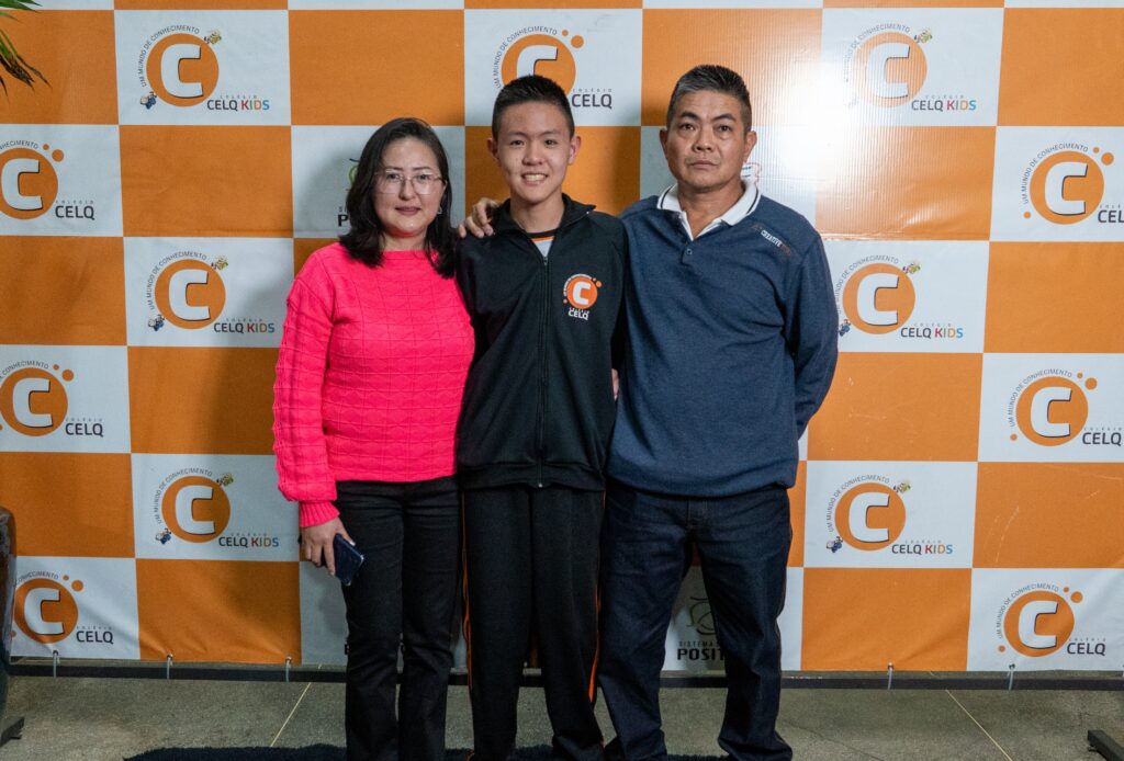 Conhecimento que gera resultados: CELQ celebra 83 medalhas e méritos em olimpíadas acadêmicas Conhecimento que gera resultados: CELQ celebra 83 medalhas e méritos em olimpíadas acadêmicas