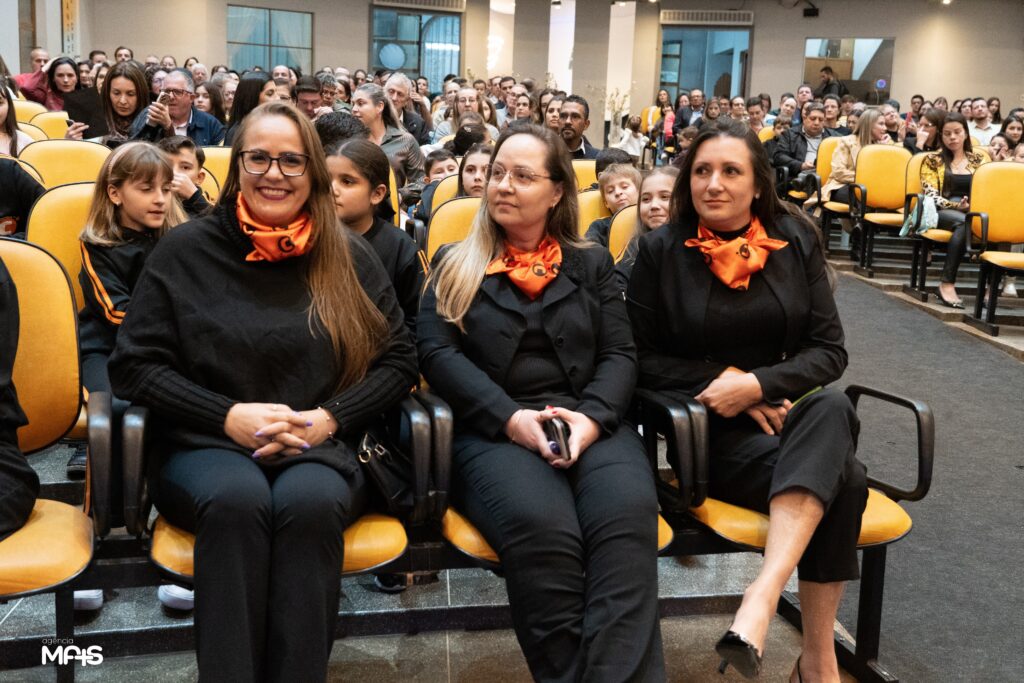 Conhecimento que gera resultados: CELQ celebra 83 medalhas e méritos em olimpíadas acadêmicas Conhecimento que gera resultados: CELQ celebra 83 medalhas e méritos em olimpíadas acadêmicas