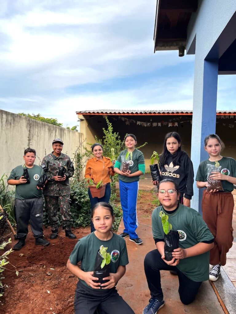 Projeto Florestinha participa de ações de educação ambiental durante a Semana do Meio Ambiente Projeto Florestinha participa de ações de educação ambiental durante a Semana do Meio Ambiente