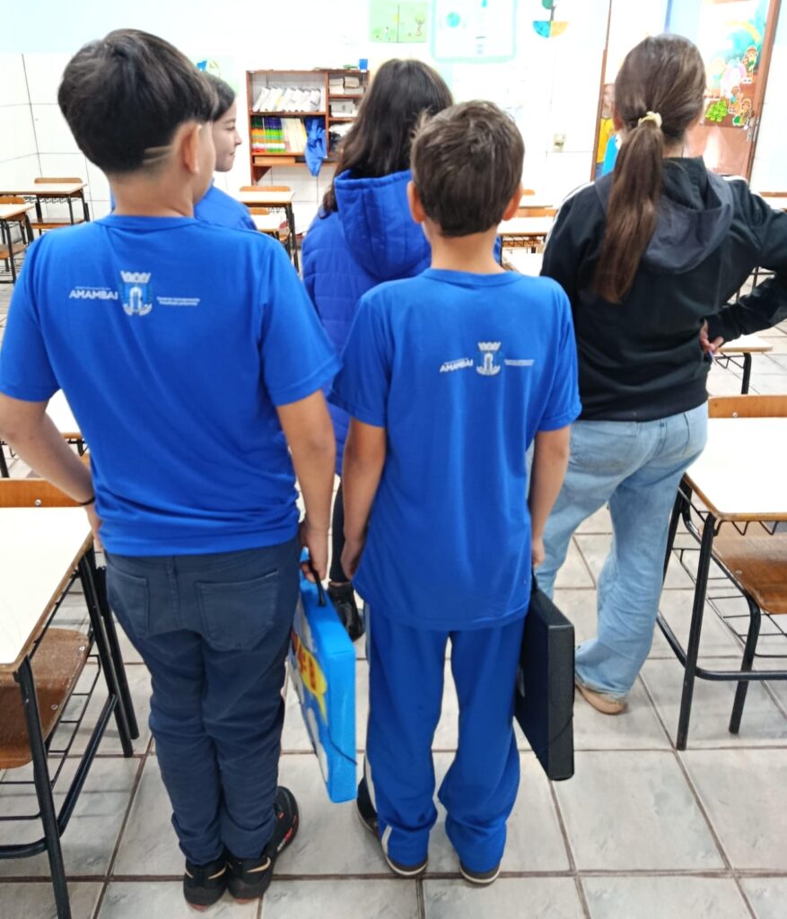 Maleta Viajante leva a leitura para dentro das famílias