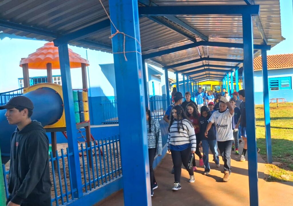 Escolas Jaguari e Novo Horizonte promovem torneio de futsal inspirado na Copa do Mundo Escolas Jaguari e Novo Horizonte promovem torneio de futsal inspirado na Copa do Mundo