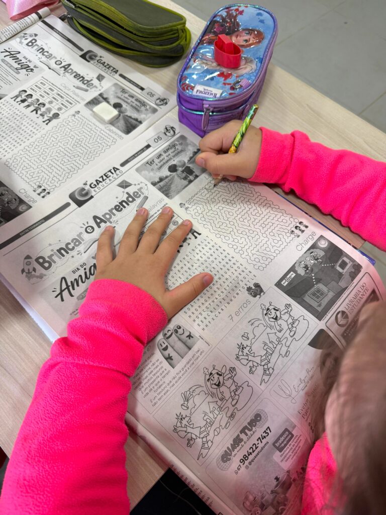 Quando a notícia fala da própria turma, a leitura fica ainda mais especial