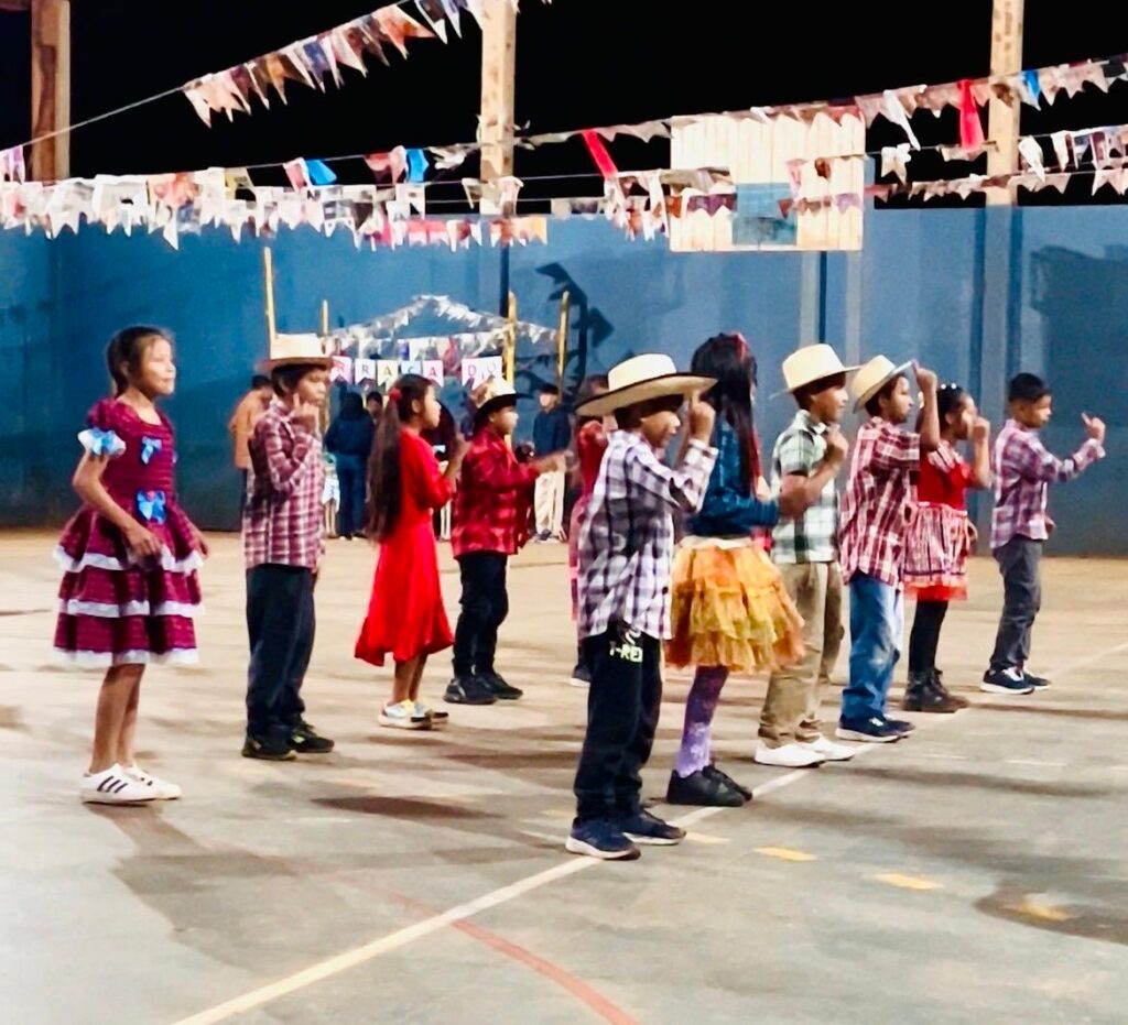 Festa Julina reúne cultura, famílias e comunidade no encerramento do semestre na Escola Indígena Tupã'i Ñandeva