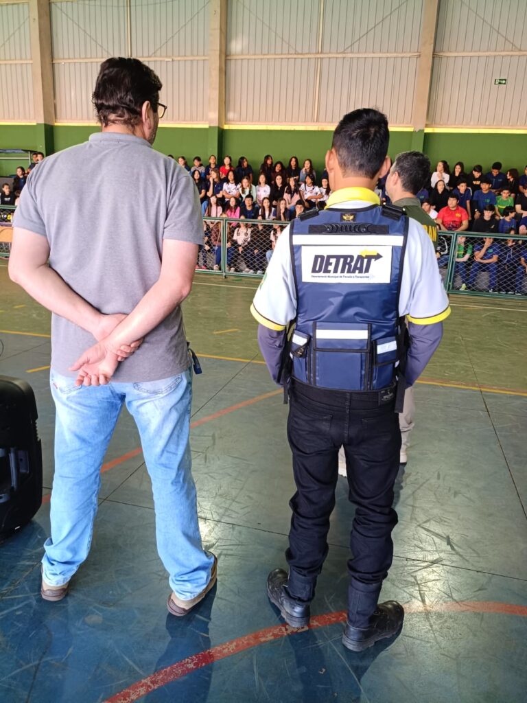 Escola Estadual Dom Aquino Corrêa recebe palestra do DETRAN-MS sobre segurança no trânsito